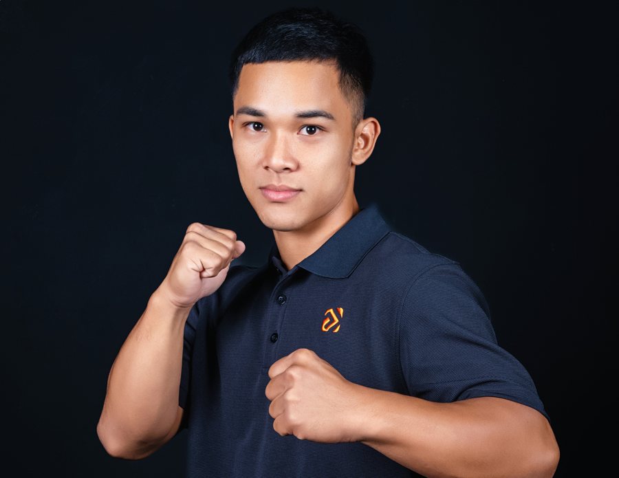 Coach Amran, Muay Thai specialist at Fitcom Fitness