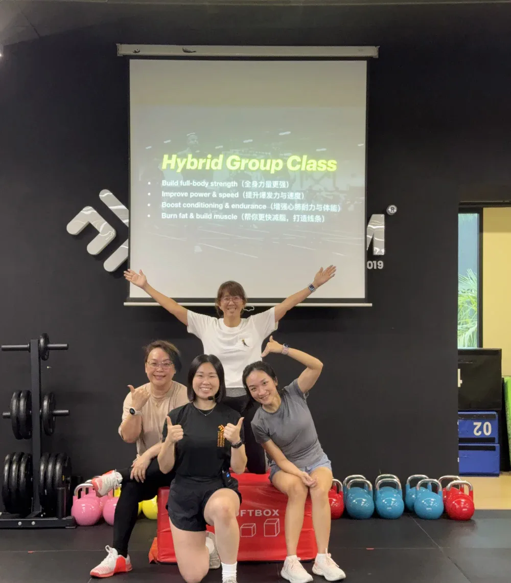 Fitcom group class members together