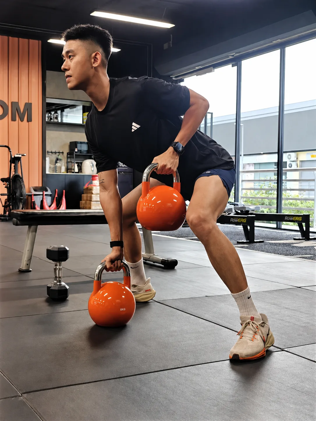 Kettlebell training at Fitcom