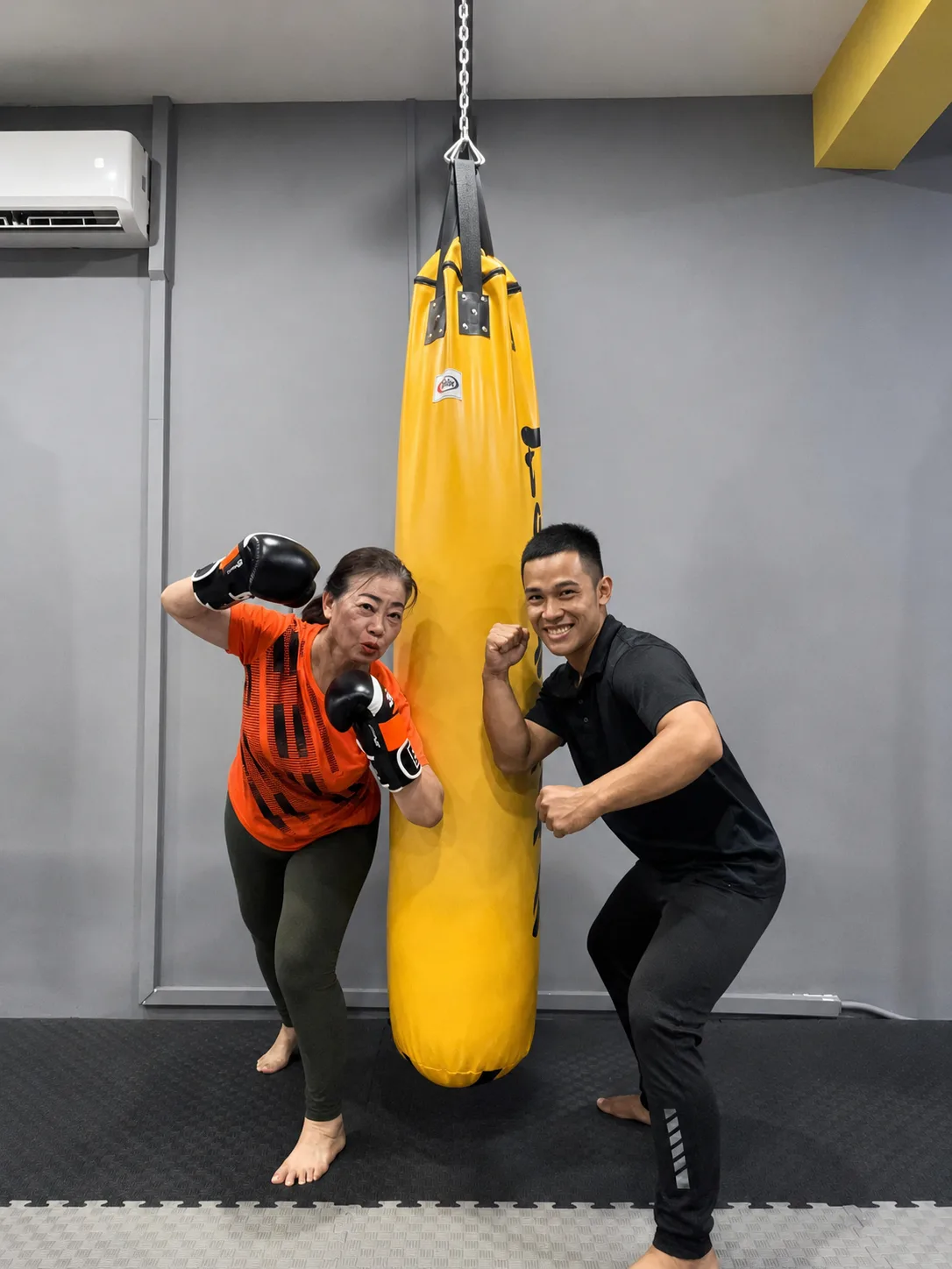 Muay Thai bag work at Fitcom