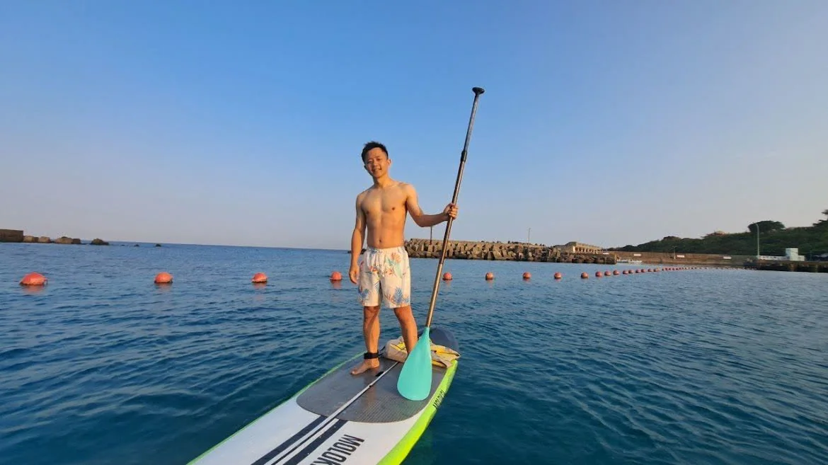 Tai Heng paddleboarding